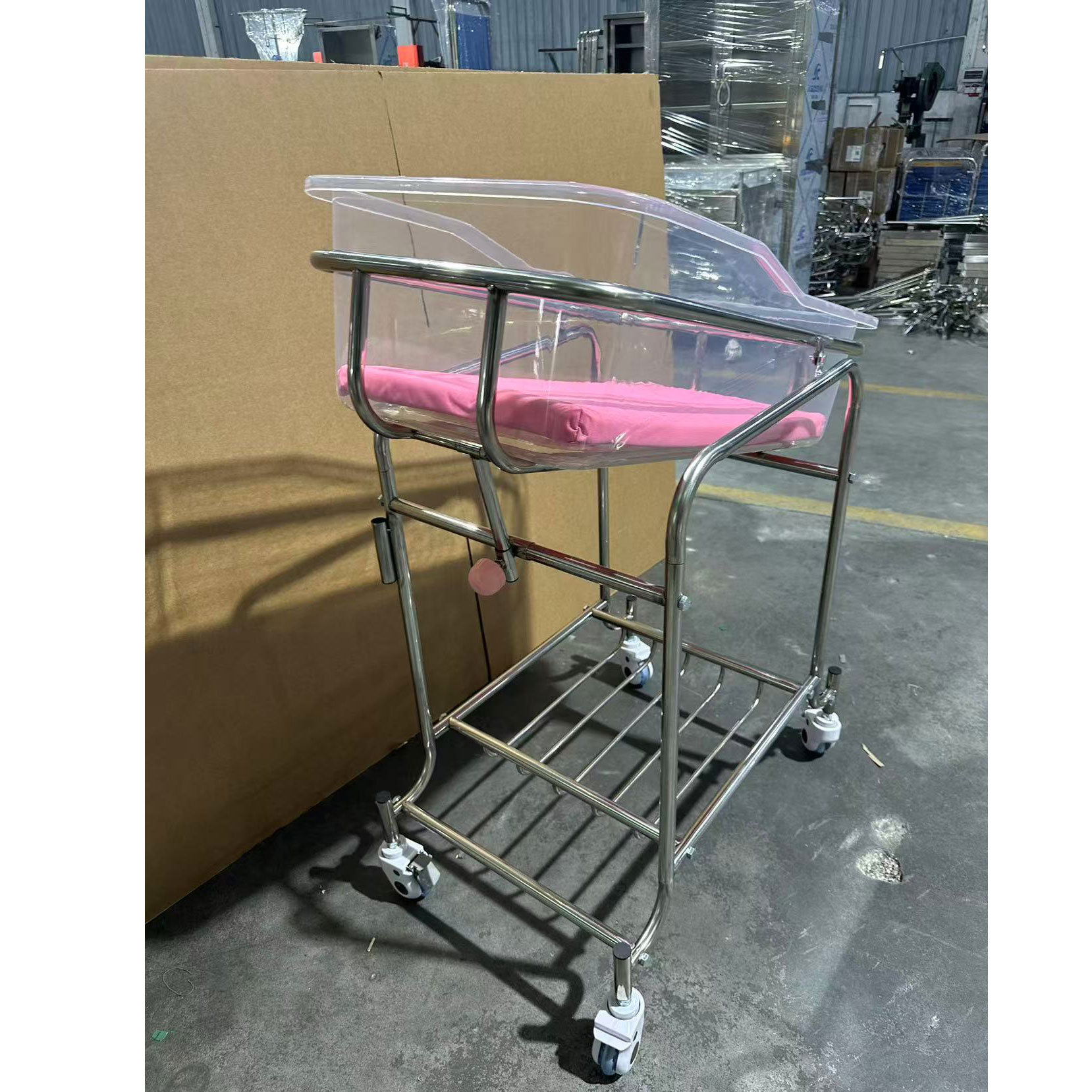 Carrinho de Bebê em Aço Inoxid - Baby Nursery Trolley avaliação e preço